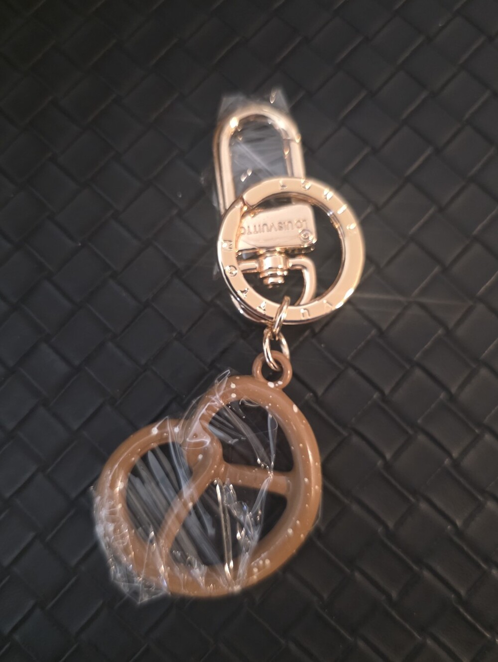 Pretzel Gold Metal Keycharm